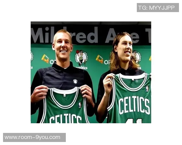 文班亚马称赞奥利尼克进攻眼光独到他的建议让我倍感信任与依赖